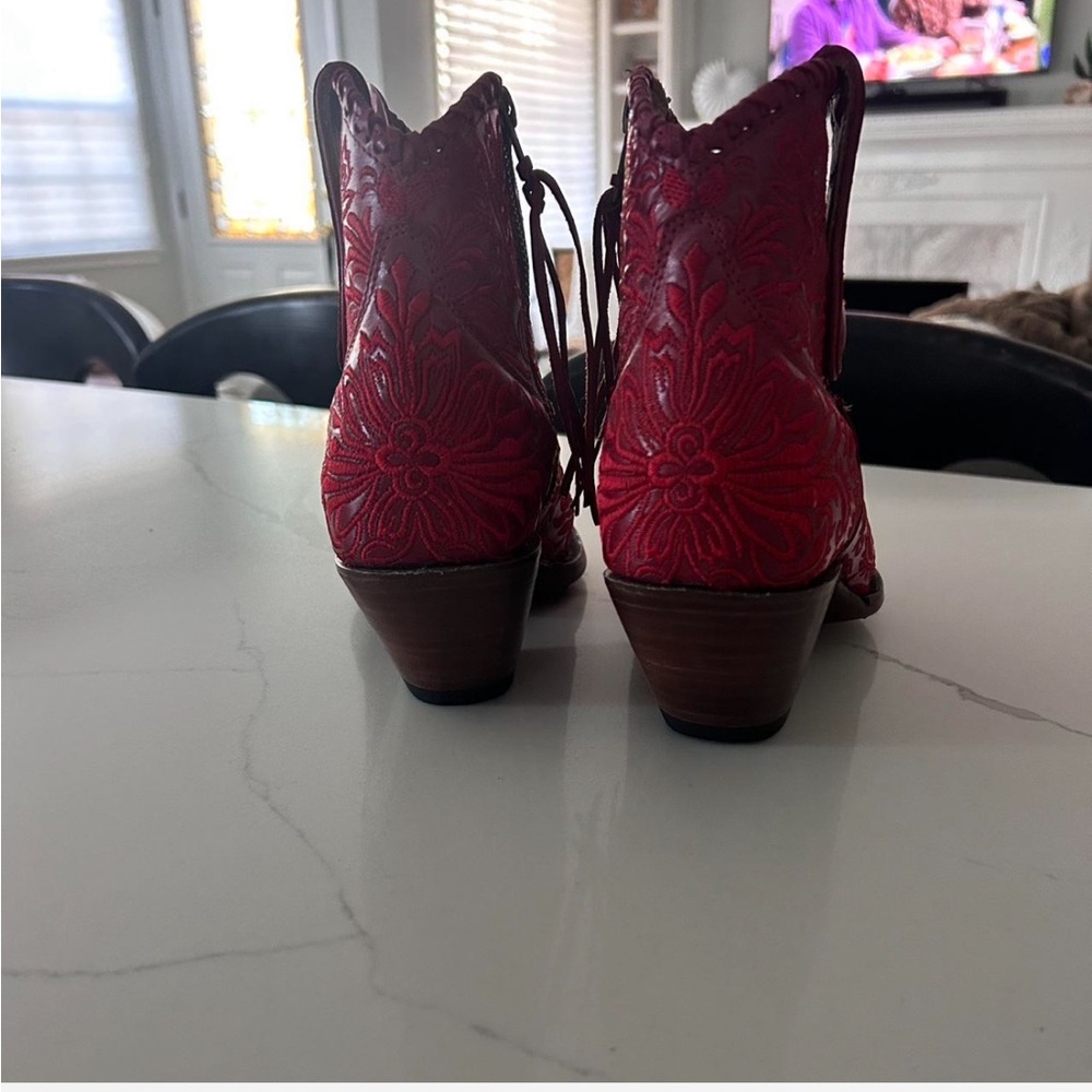 Red leather embroidered western cowgirl boots!! - Picture 4 of 6